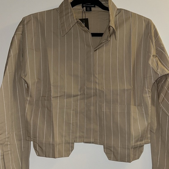 PrettyLittleThing Stone Poplin Pinstripe Pocket Cropped Shirt Medium NWT - Picture 2 of 5